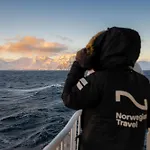 24hrs Northern Lights & Whale Watching Cruise 船屋