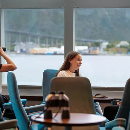 24hrs Northern Lights & Whale Watching Cruise