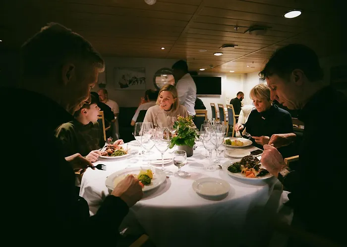 24hrs Northern Lights & Whale Watching Cruise