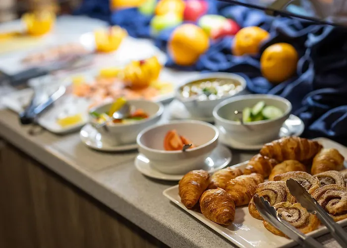 24hrs Northern Lights & Whale Watching Cruise