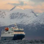 Bateau-hôtel 24hrs Northern Lights & Whale Watching Cruise