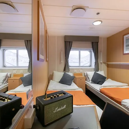 船上ホテル 24hrs Northern Lights & Whale Watching Cruise トロムソ